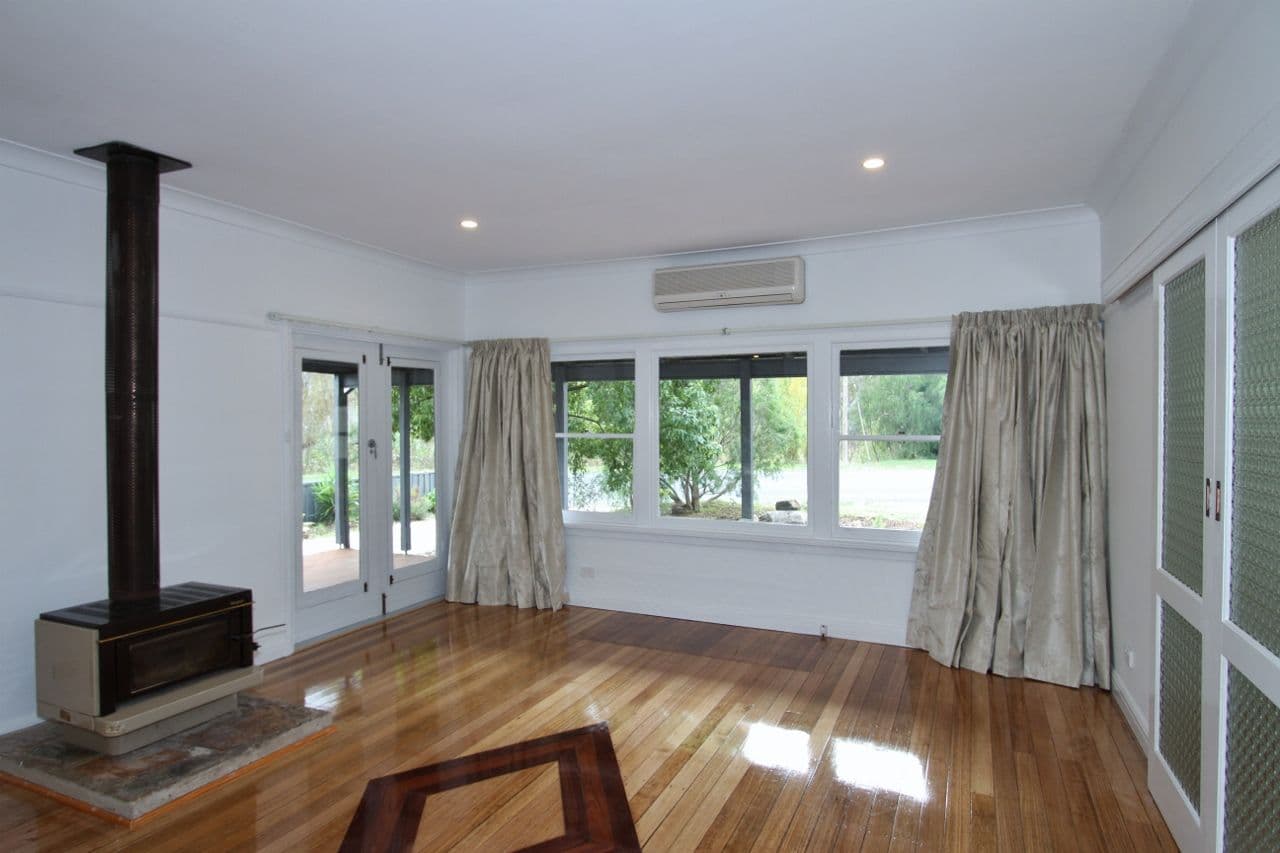 55 Beauchamp Street, Heathcote VIC 3523, Heathcote - Thumbnail 2