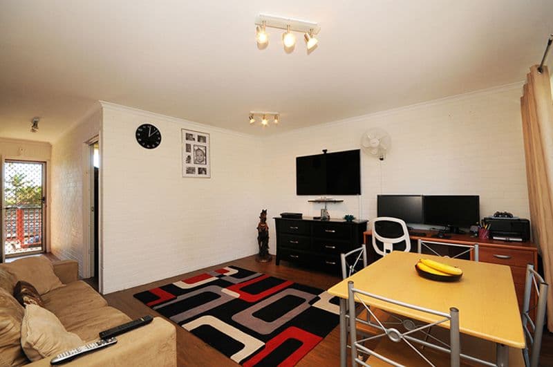 208 Oxley Avenue, MARGATE QLD 4019, Margate - Thumbnail 4