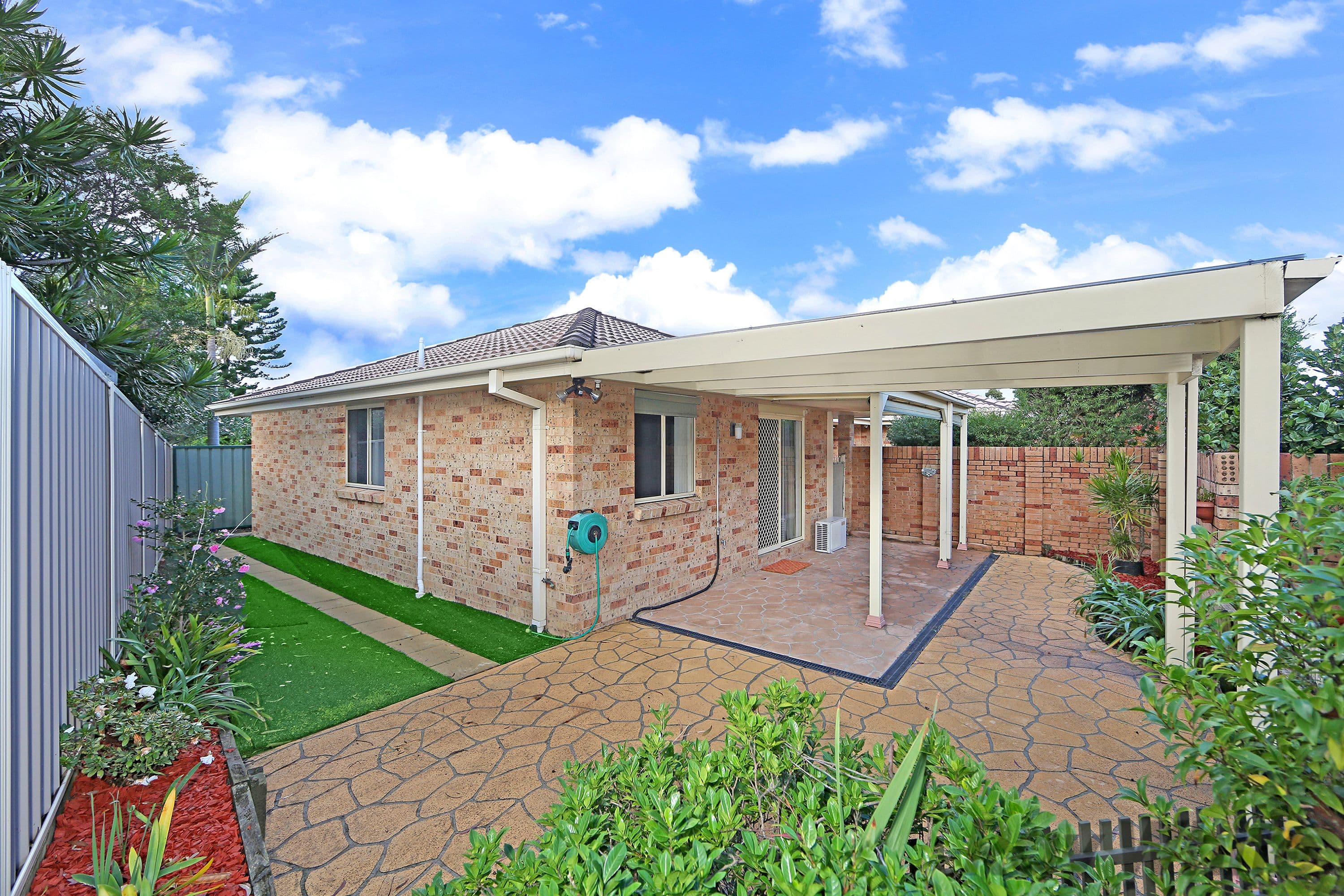 1 Jane Close, Lake Haven - Thumbnail 2