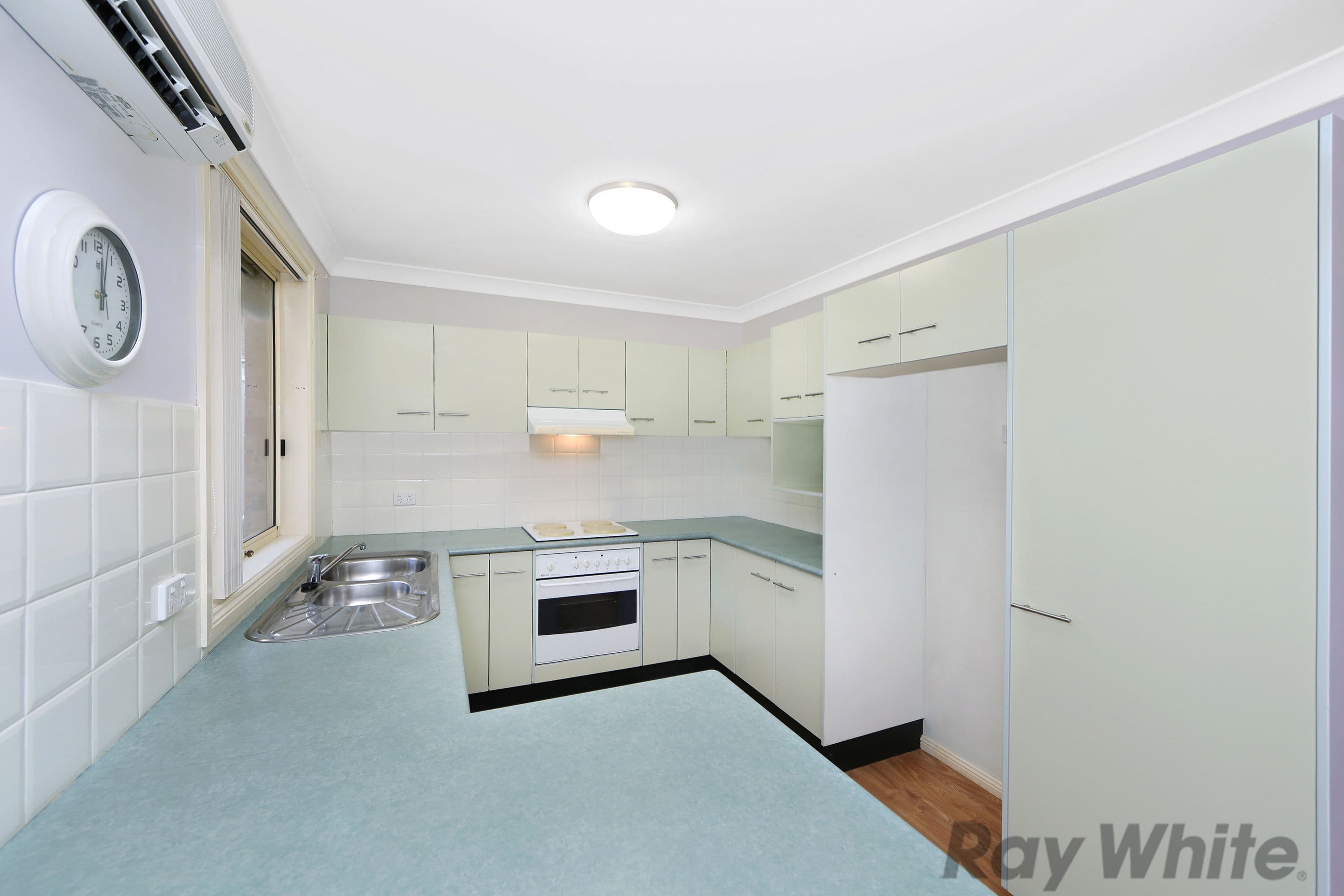 1 Jane Close, Lake Haven - Thumbnail 4