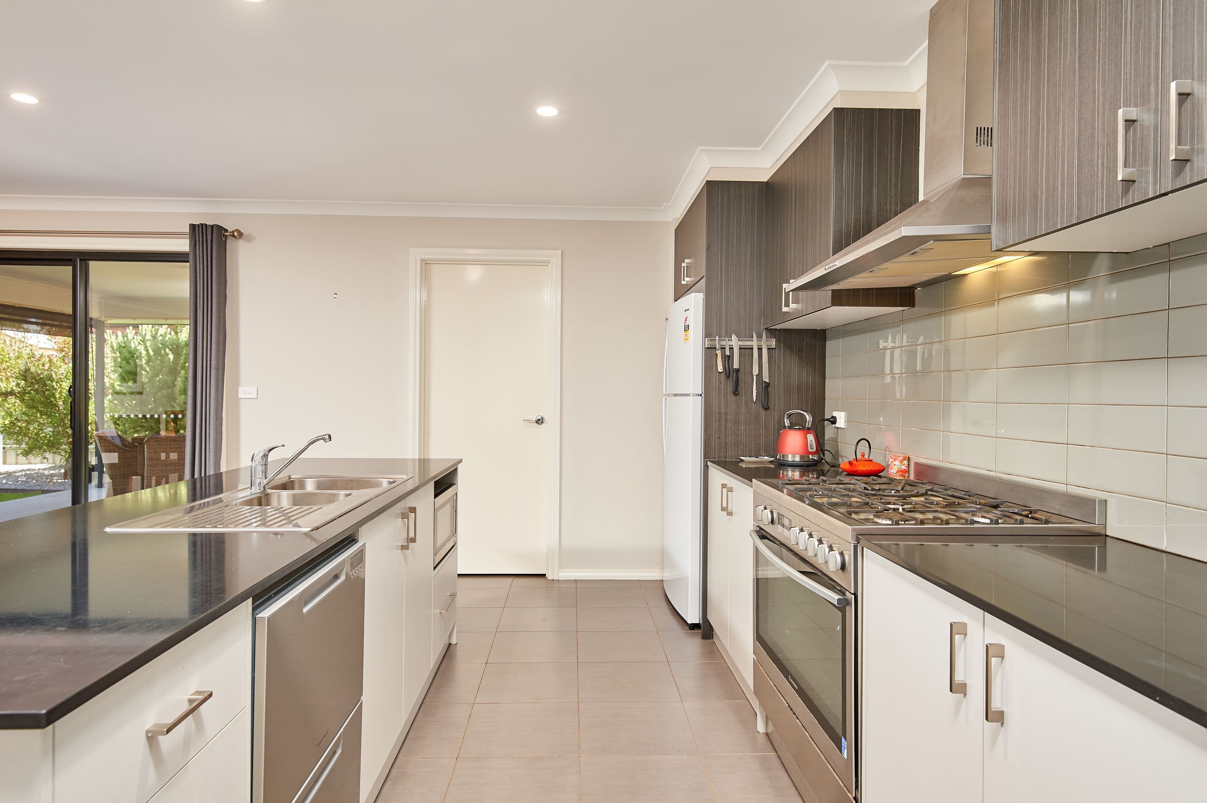 66 Lewis Street, Coolamon - Thumbnail 2