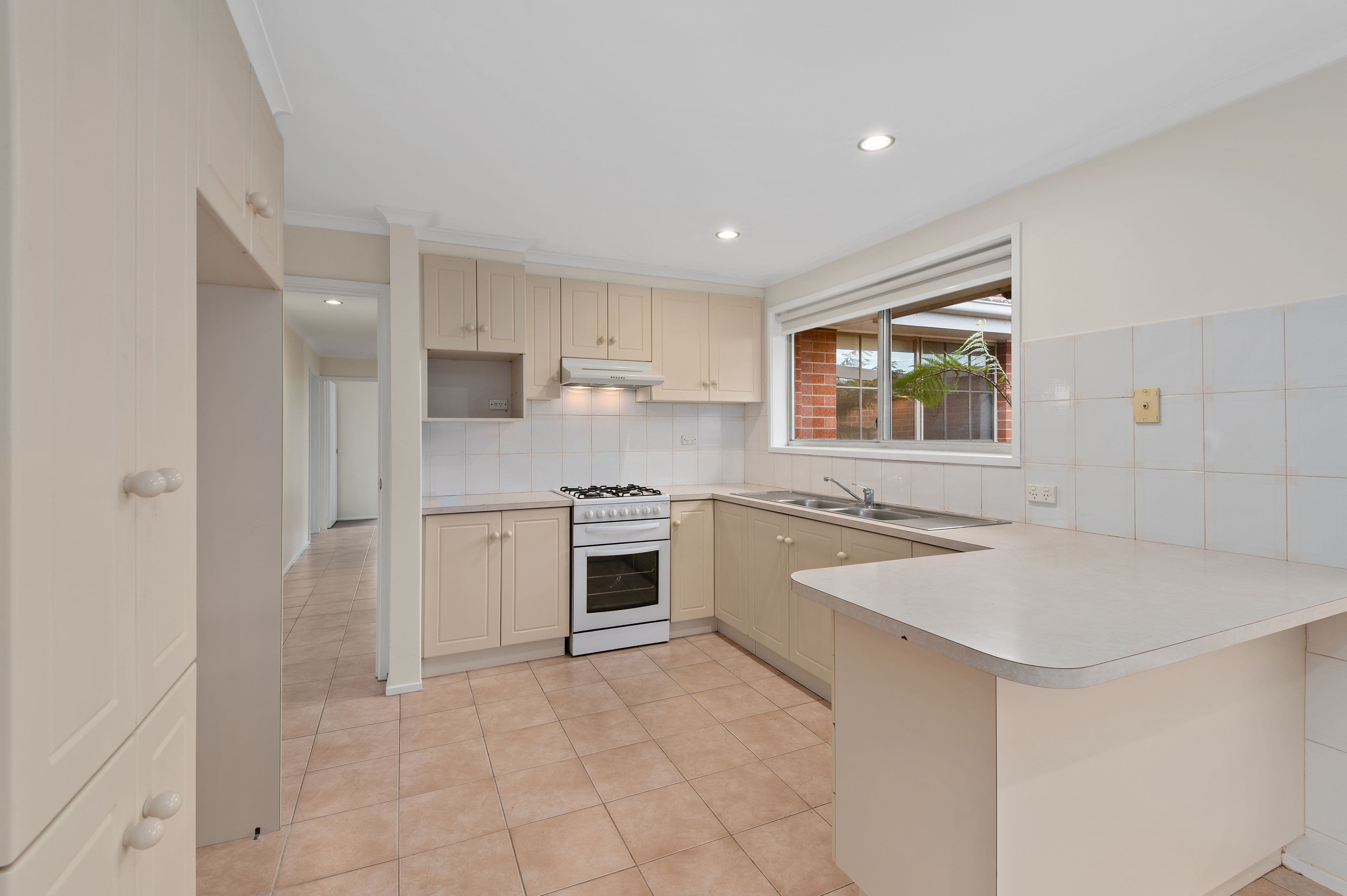 2 Luton Close, Epping VIC 3076, Epping - Thumbnail 4