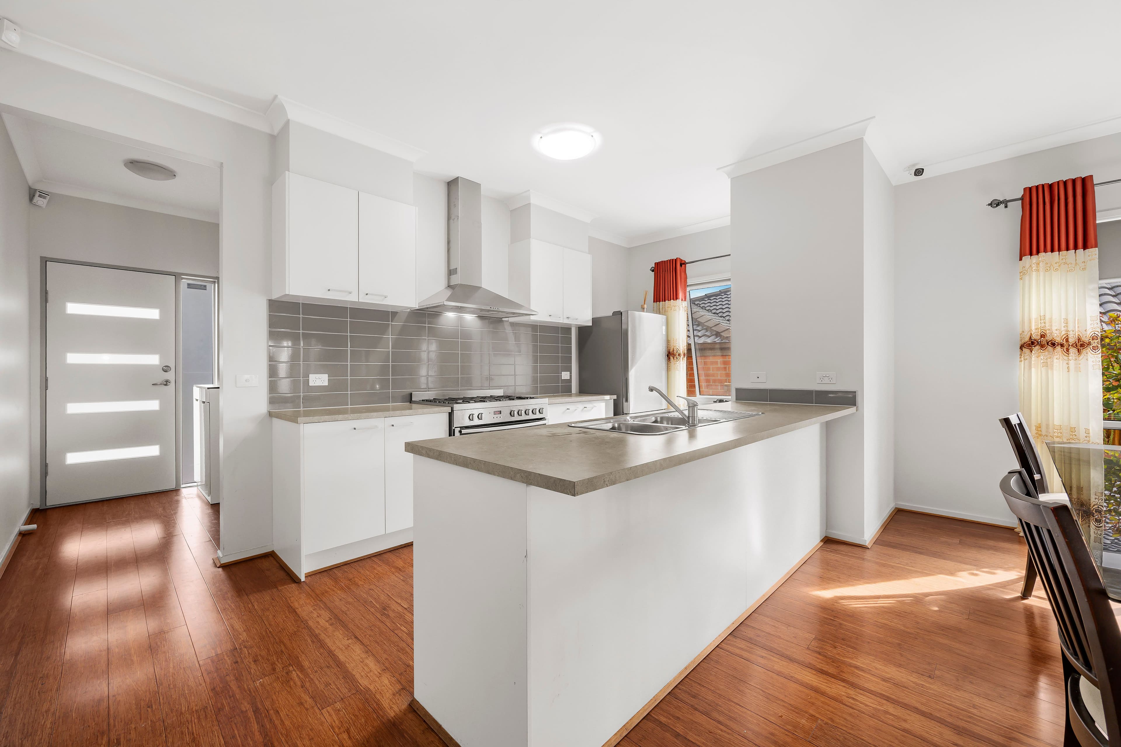 30 Towerhill Avenue, Doreen VIC 3754, Doreen - Thumbnail 2