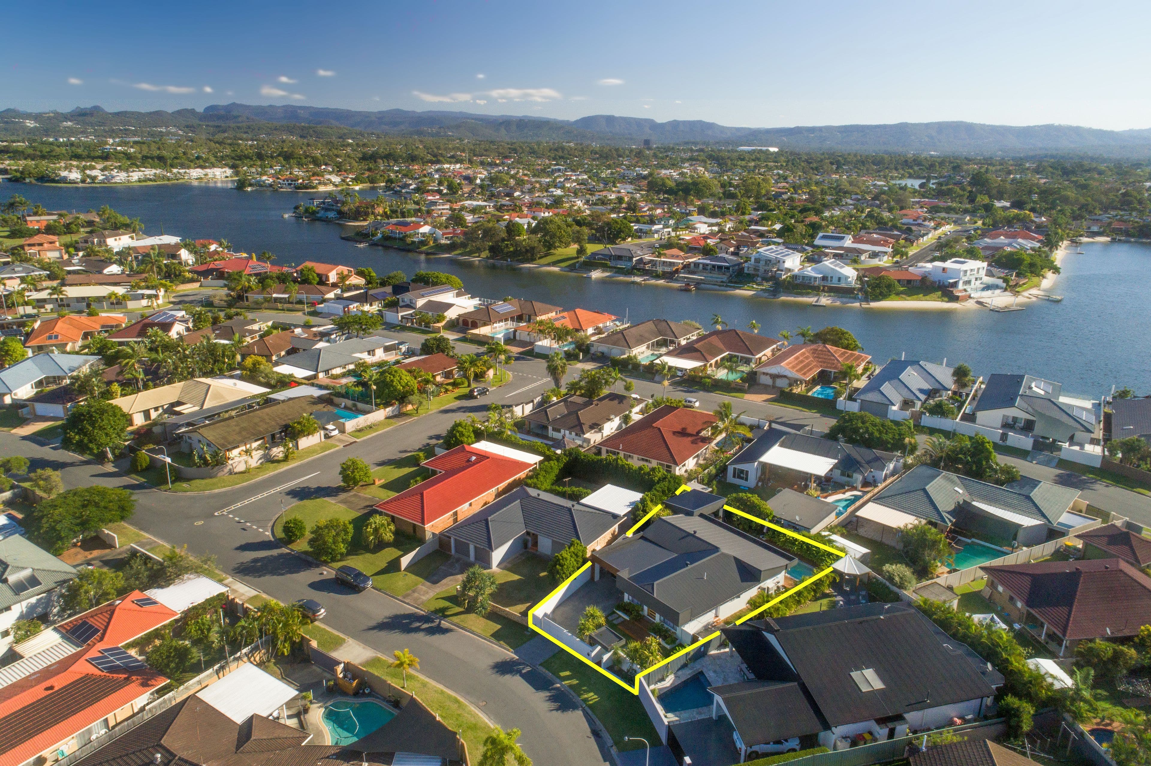 32 Fairsky Avenue, Mermaid Waters QLD 4218, Mermaid Waters - Thumbnail 7