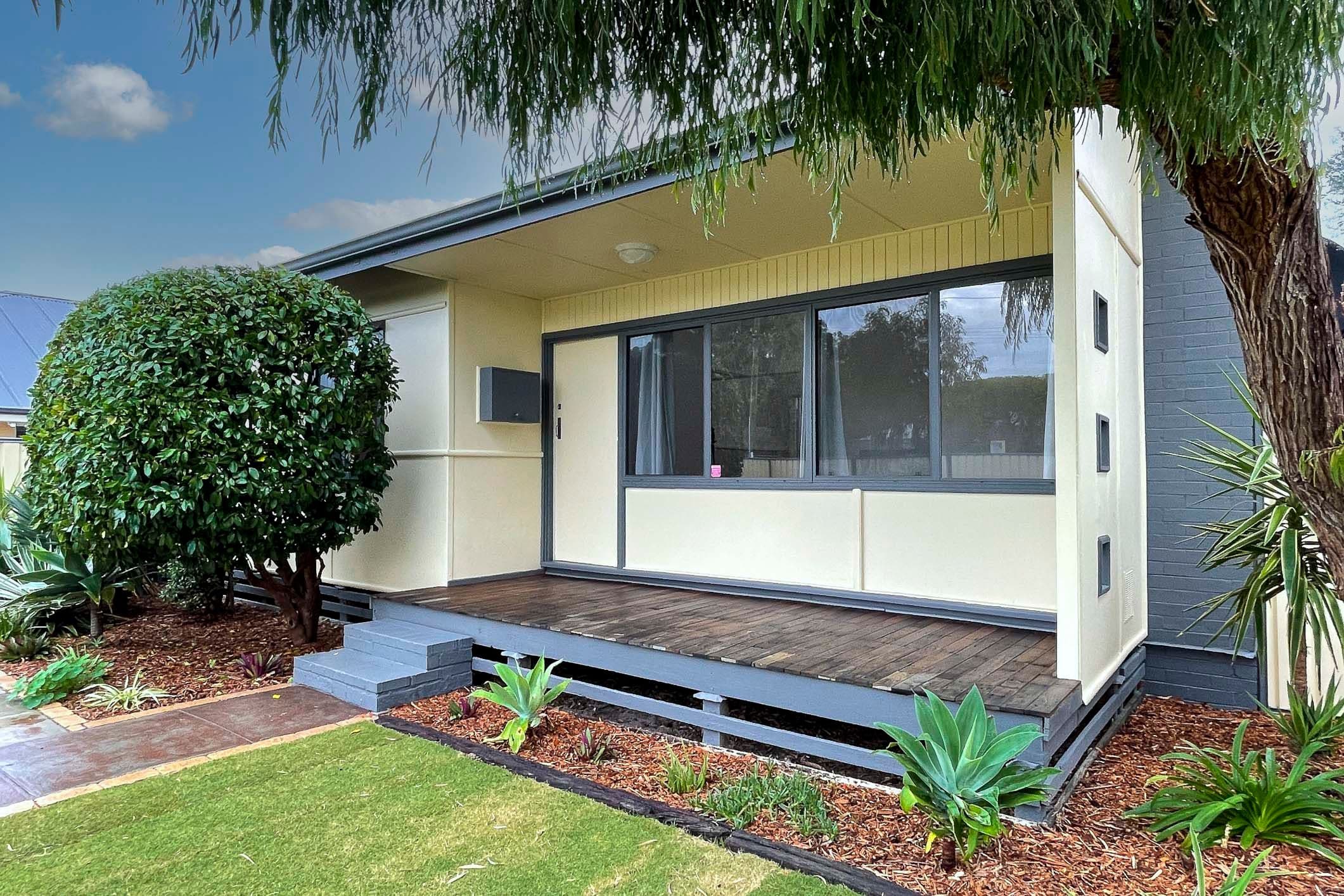 33 Finnan Street, Cloverdale WA 6105, Cloverdale - Thumbnail 2