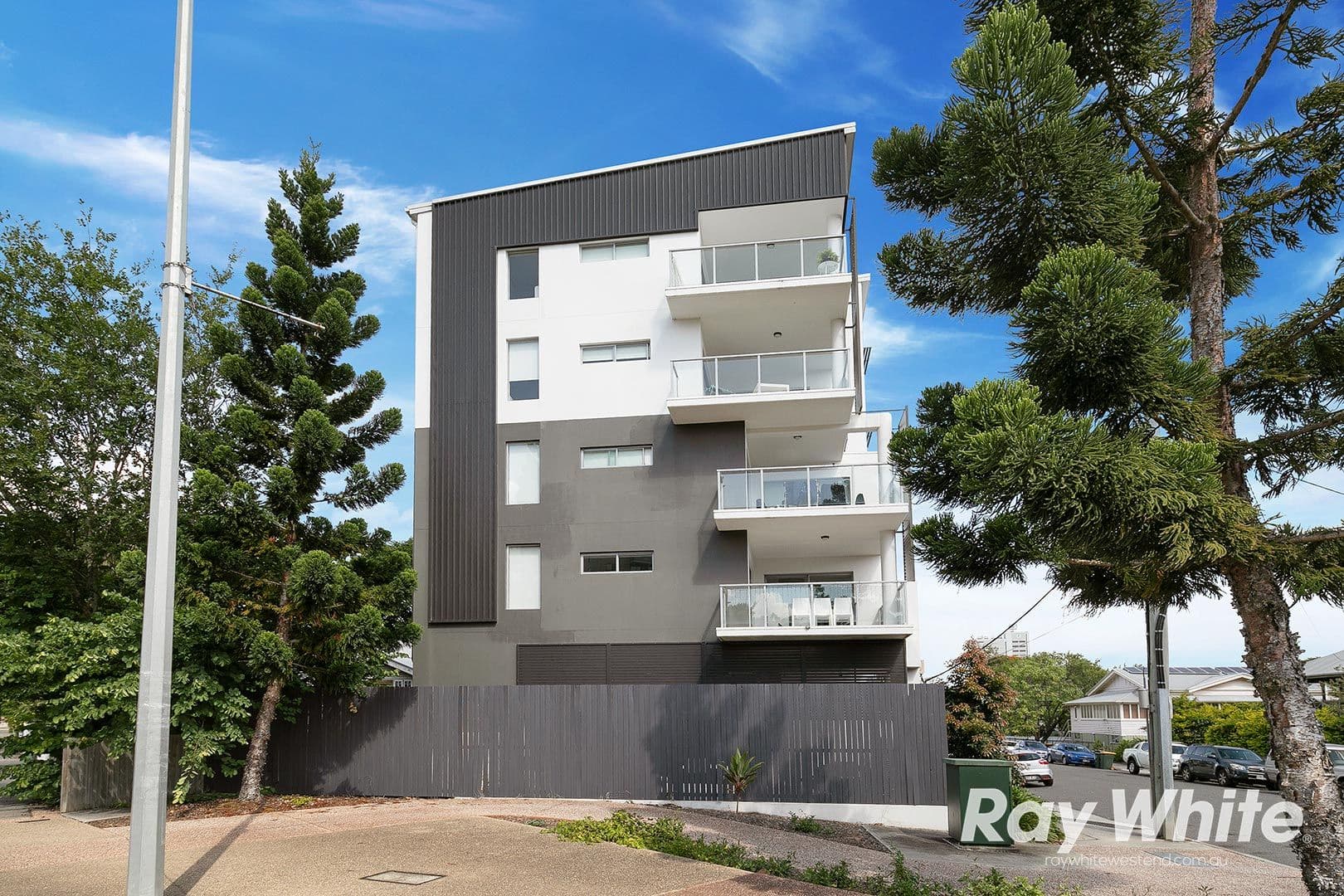 24 Rawlins Street, Kangaroo Point QLD 4169, Kangaroo Point - Thumbnail 2