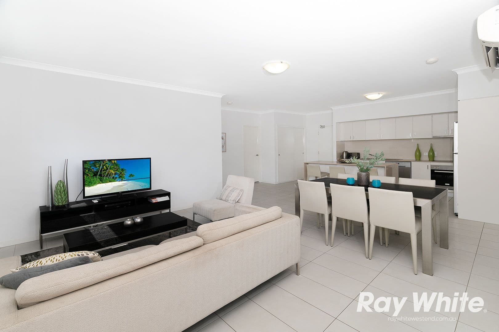 24 Rawlins Street, Kangaroo Point QLD 4169, Kangaroo Point - Thumbnail 3