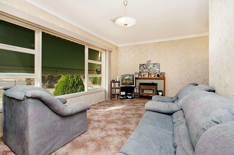 151 Mountain View Road, Briar Hill, Briar Hill - Thumbnail 2