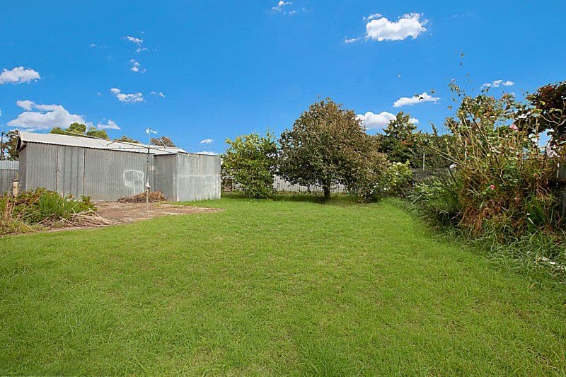 151 Mountain View Road, Briar Hill, Briar Hill - Thumbnail 4