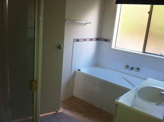 4 Buckland Court, COLLINGWOOD PARK QLD 4301, Collingwood Park - Thumbnail 4