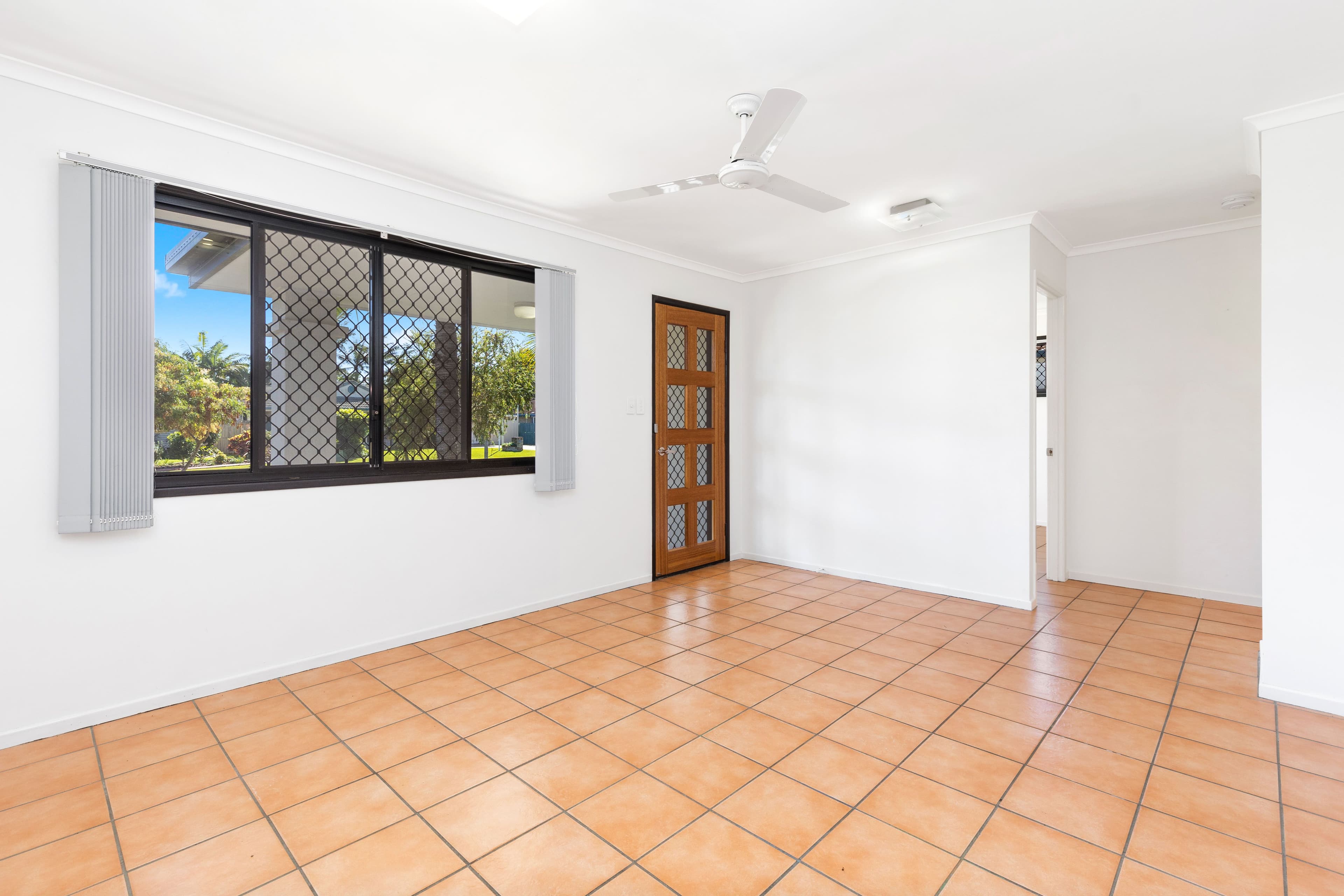 14 Aqualine Drive, Point Vernon QLD 4655, Point Vernon - Thumbnail 2