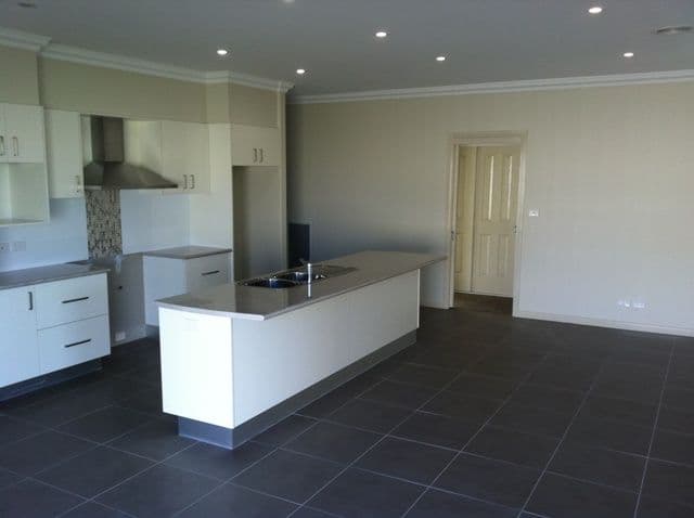 98 Braeburn Crescent, ORANGE NSW 2800, Orange - Thumbnail 3