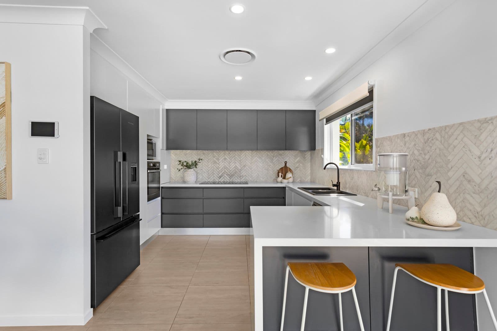 139 Markeri Street, Mermaid Waters QLD 4218, Mermaid Waters - Thumbnail 4