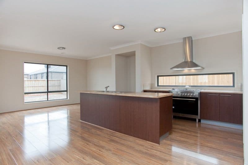 24 Muller Street, EPPING VIC 3076, Epping - Thumbnail 2