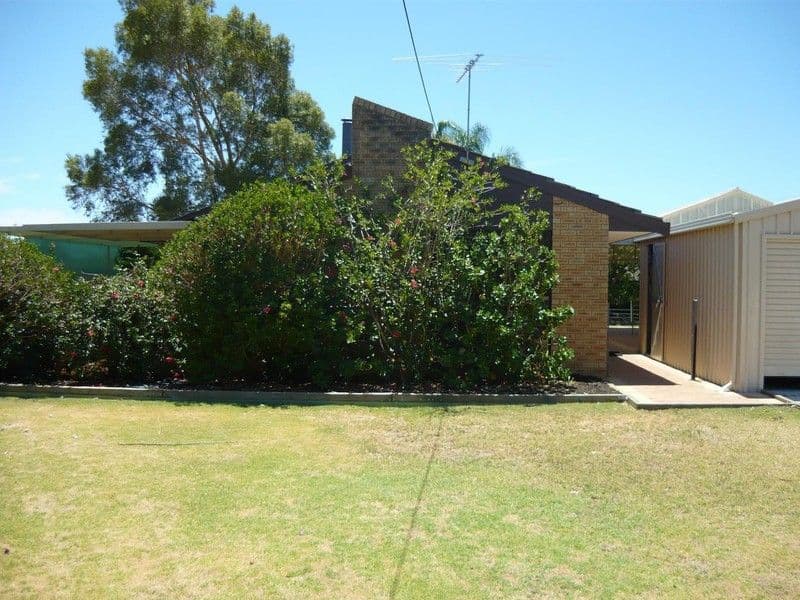 9 Clements Grove, ARMADALE WA 6112, Armadale - Thumbnail 2