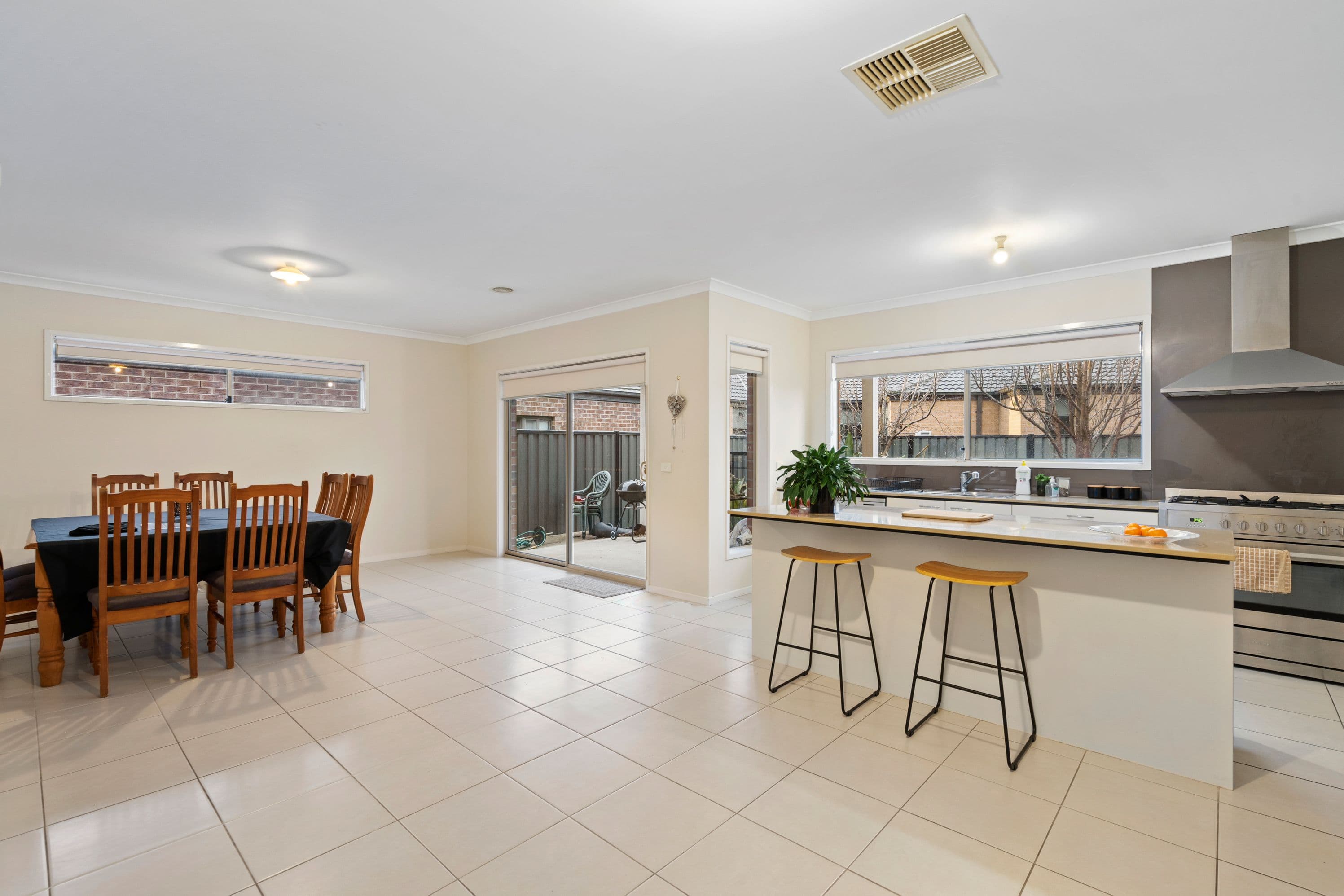 16 Darwin Way, Wollert VIC 3750, Wollert - Thumbnail 3