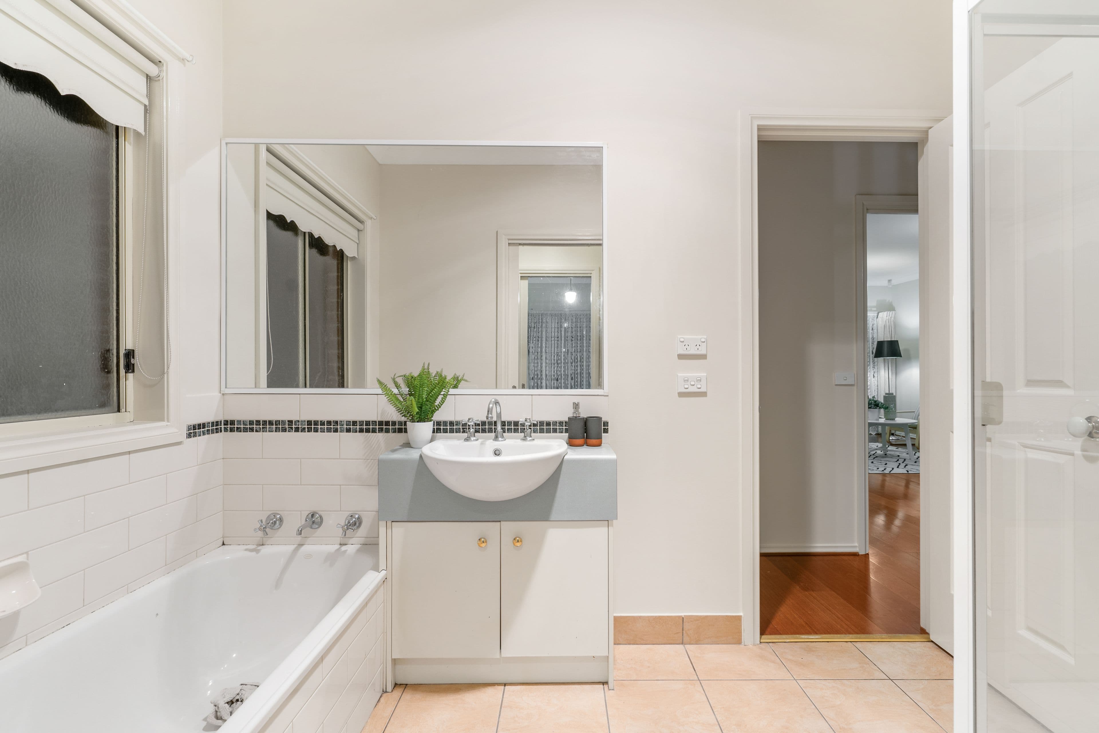 70 Oakview Parade, Caroline Springs VIC 3023, Caroline Springs - Thumbnail 5