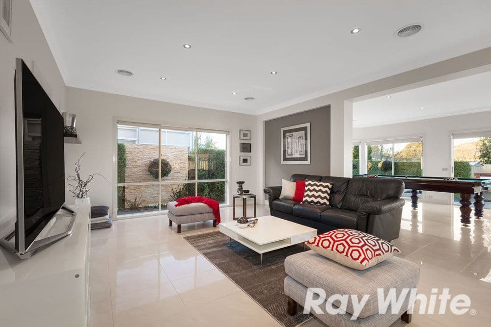 60 Michele Drive, SCORESBY VIC 3179, Scoresby - Thumbnail 2