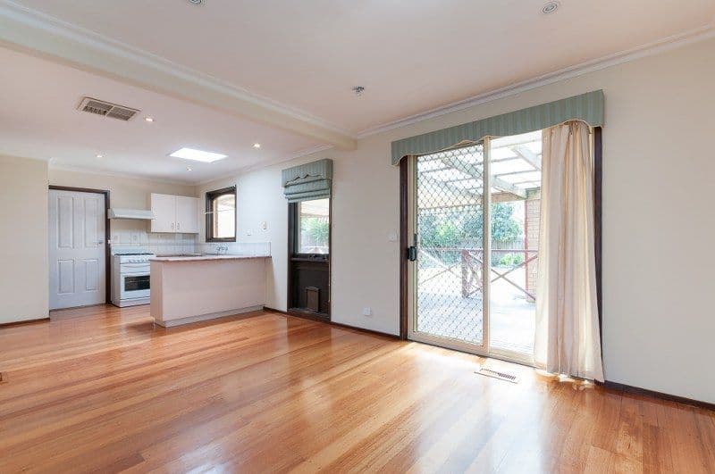 30 Wattleglen Street, CRAIGIEBURN VIC 3064, Craigieburn - Thumbnail 3