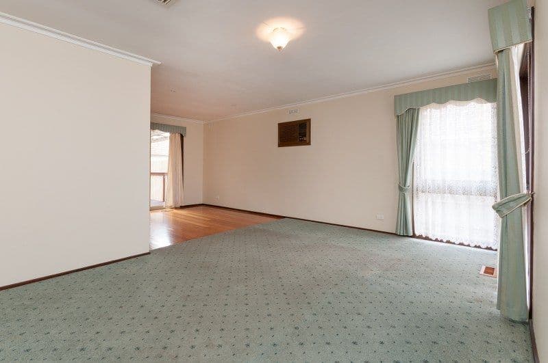 30 Wattleglen Street, CRAIGIEBURN VIC 3064, Craigieburn - Thumbnail 4