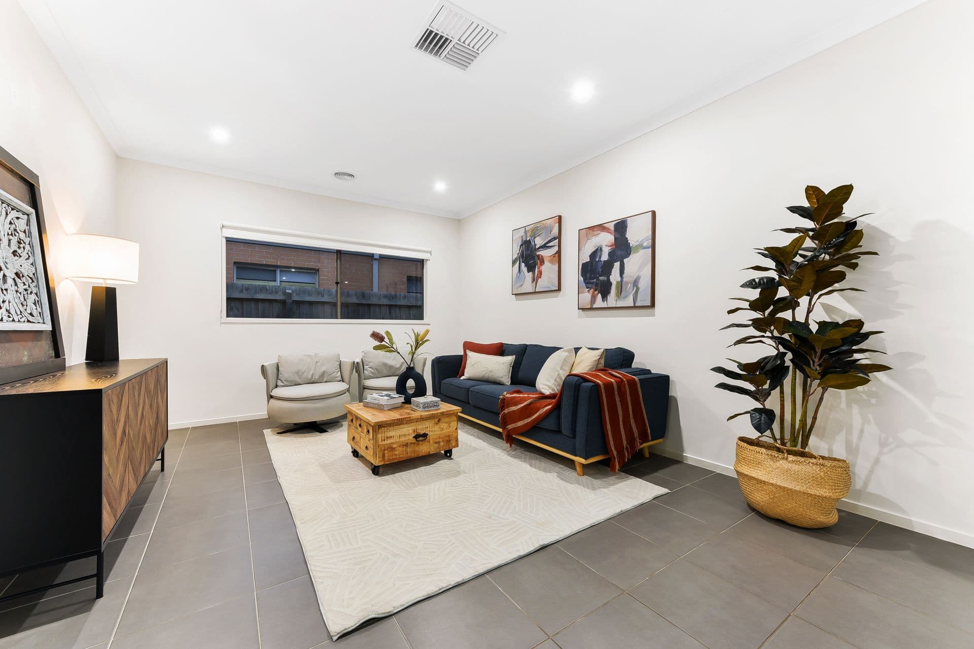 16 McNaughton Crescent, Berwick VIC 3806, Berwick - Thumbnail 3