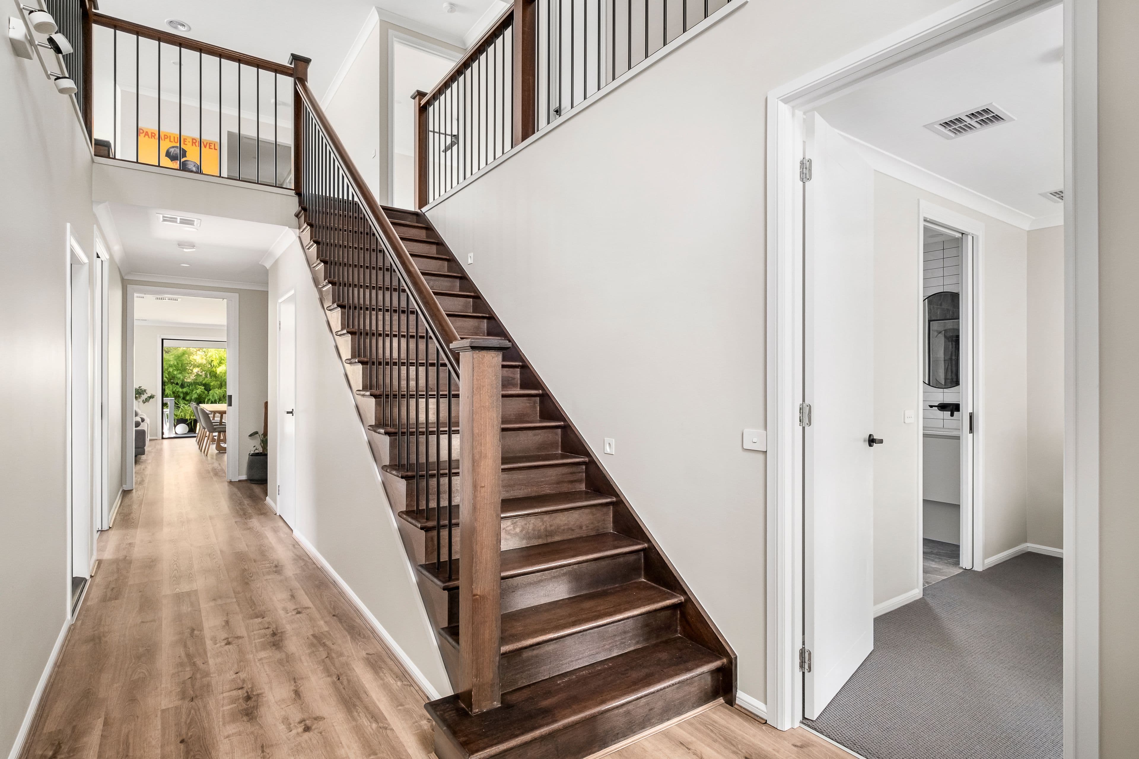 25 Barrington Drive, Ashwood VIC 3147, Ashwood - Thumbnail 2