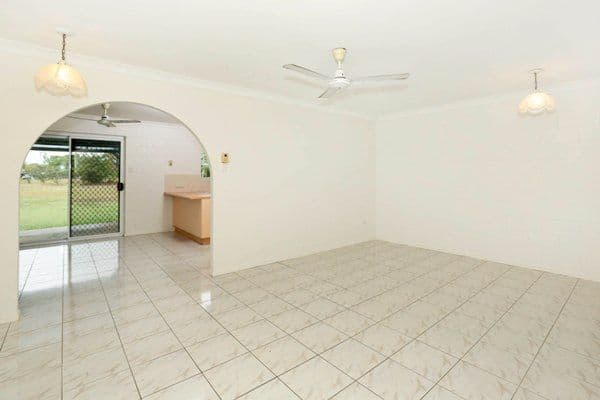 22 Joanne Street, DEERAGUN QLD 4818, Deeragun - Thumbnail 3