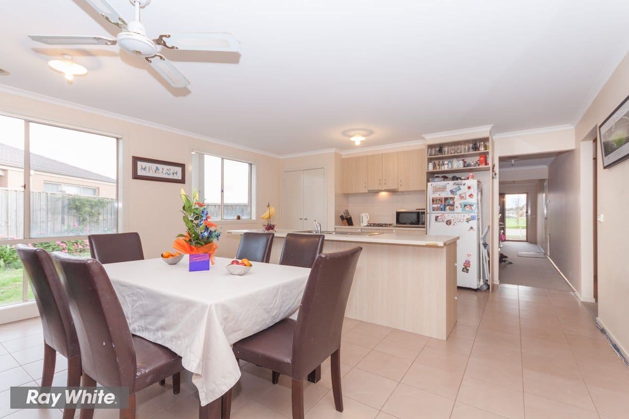 7 Grackle Crescent, WILLIAMS LANDING VIC 3027, Williams Landing - Thumbnail 3