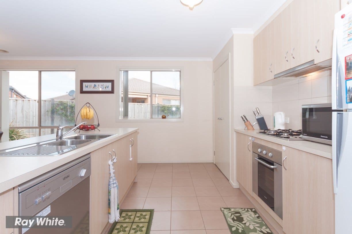 7 Grackle Crescent, WILLIAMS LANDING VIC 3027, Williams Landing - Thumbnail 4