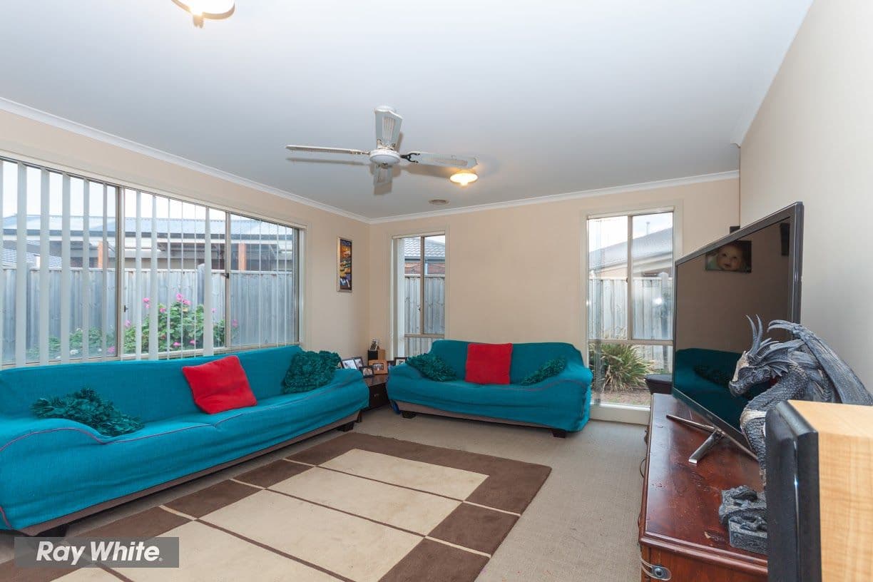 7 Grackle Crescent, WILLIAMS LANDING VIC 3027, Williams Landing - Thumbnail 5