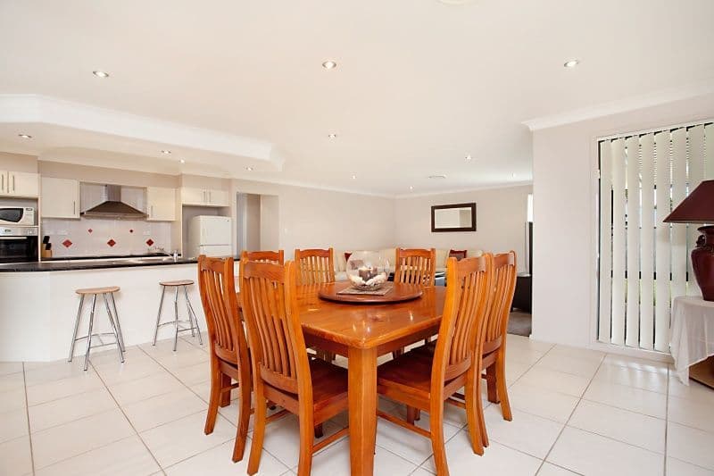 8 Flametree Close, ABERGLASSLYN NSW 2320, Aberglasslyn - Thumbnail 4