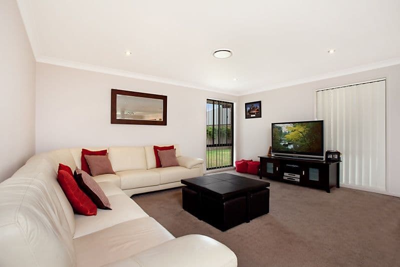 8 Flametree Close, ABERGLASSLYN NSW 2320, Aberglasslyn - Thumbnail 5