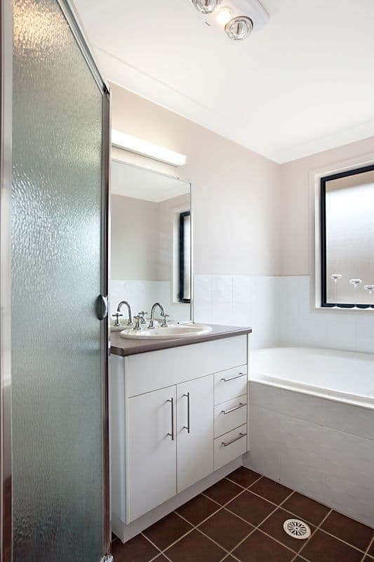 8 Flametree Close, ABERGLASSLYN NSW 2320, Aberglasslyn - Thumbnail 7
