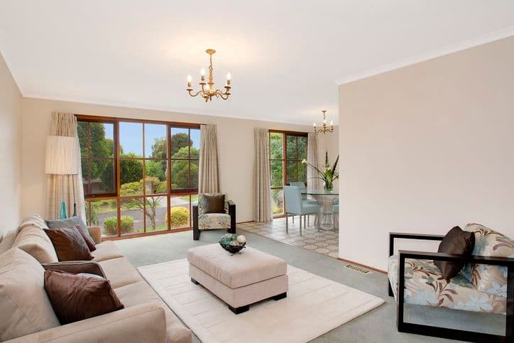 18 Valepark Drive, DONVALE VIC 3111, Donvale - Thumbnail 2