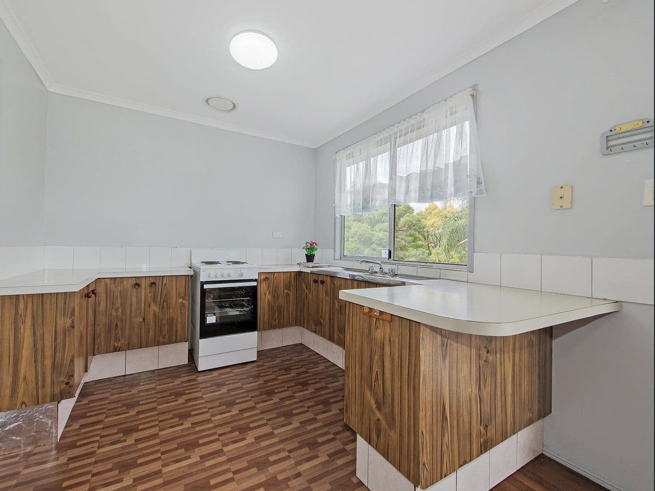 27 Minoa Street, Woodridge QLD 4114, Woodridge - Thumbnail 4