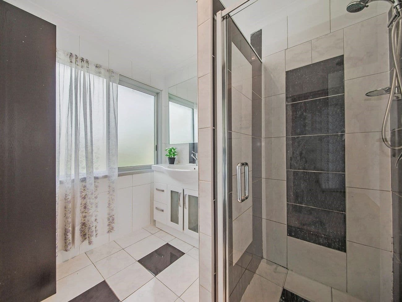 27 Minoa Street, Woodridge QLD 4114, Woodridge - Thumbnail 7