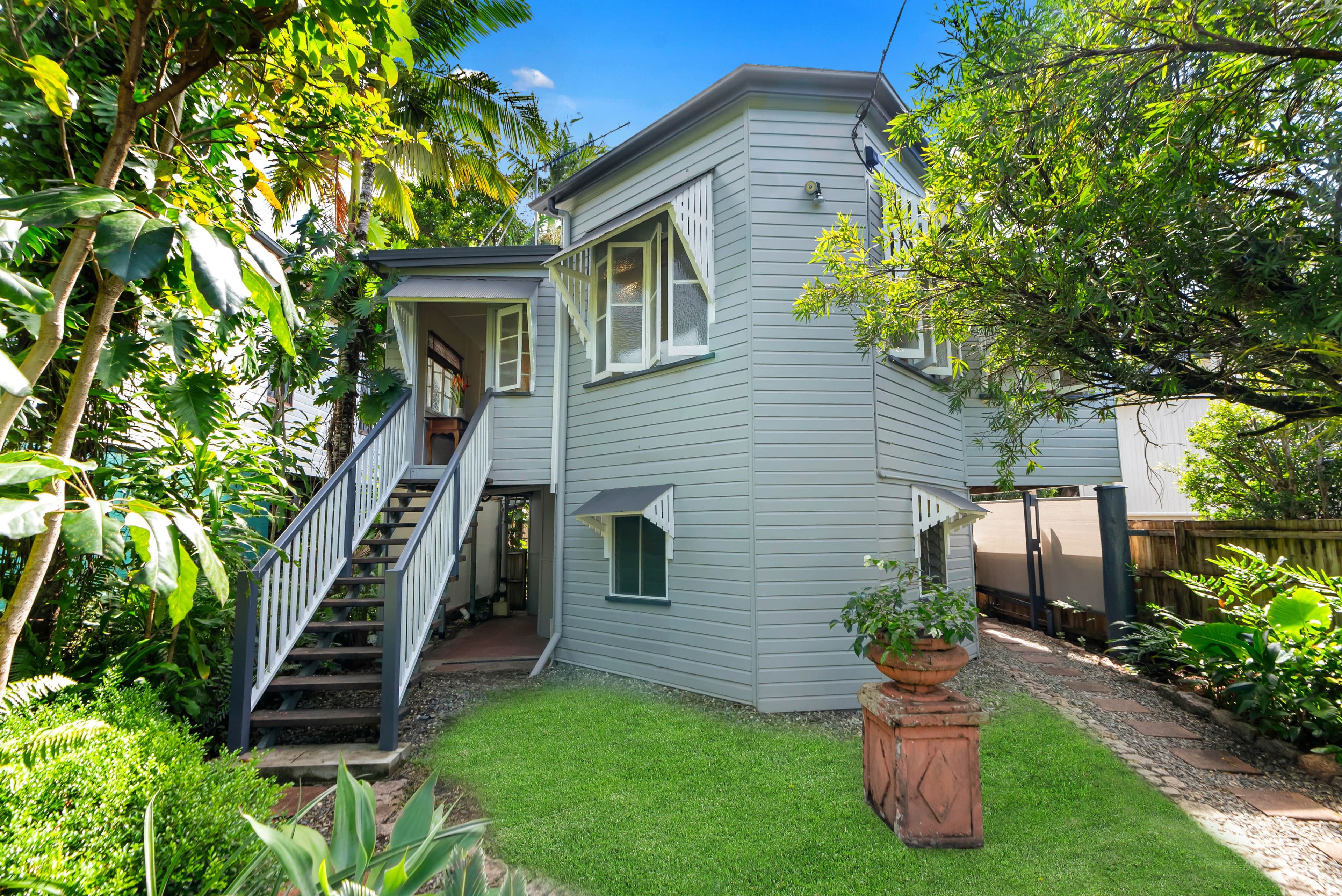 12 Edward Street, Cairns North QLD 4870, Cairns North - Thumbnail 2