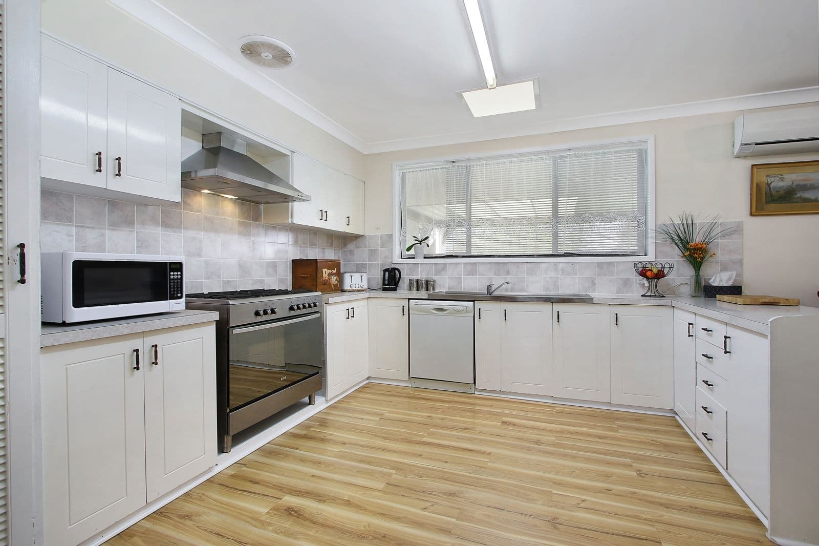 132 Pearce Street, Howlong NSW 2643, Howlong - Thumbnail 2