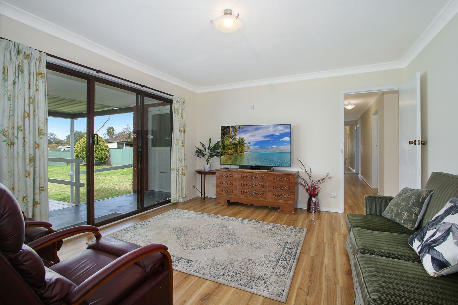 132 Pearce Street, Howlong NSW 2643, Howlong - Thumbnail 3