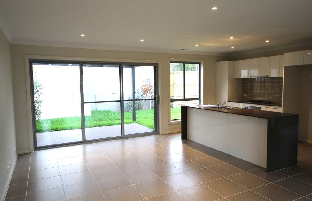 39 Three Bees Drive, Glenfield NSW 2167, Glenfield - Thumbnail 3