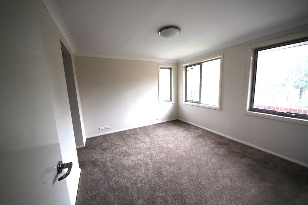 39 Three Bees Drive, Glenfield NSW 2167, Glenfield - Thumbnail 5