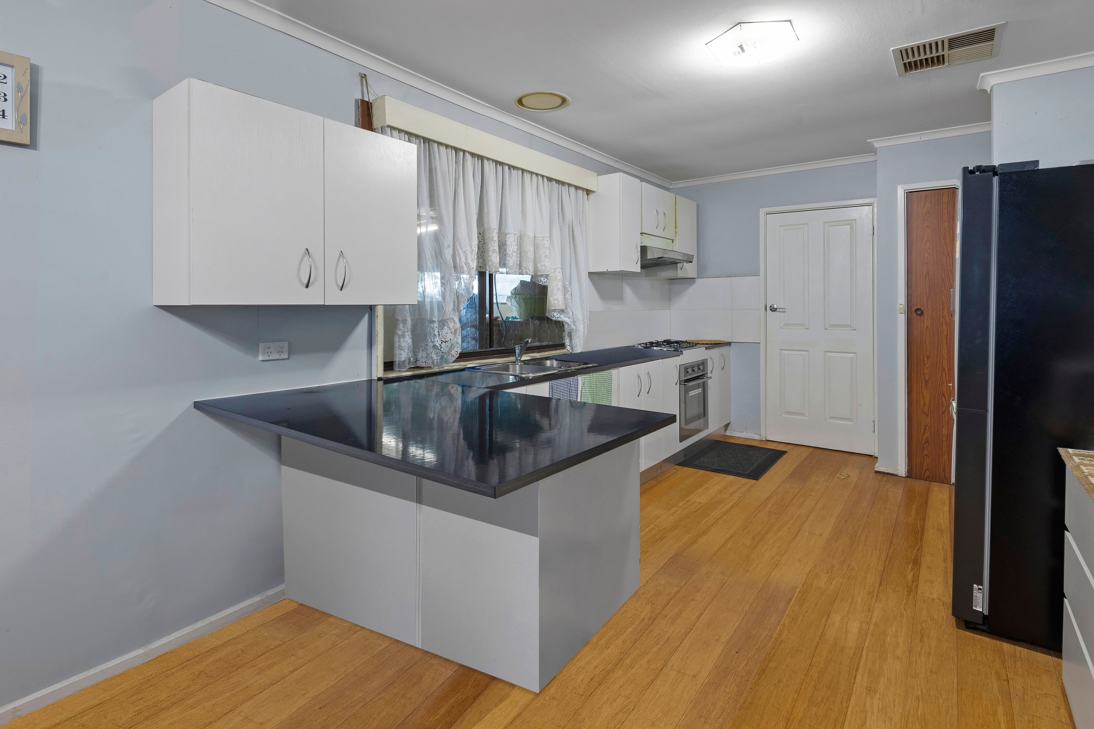 33 Tunbridge Crescent, Lalor VIC 3075, Lalor - Thumbnail 2