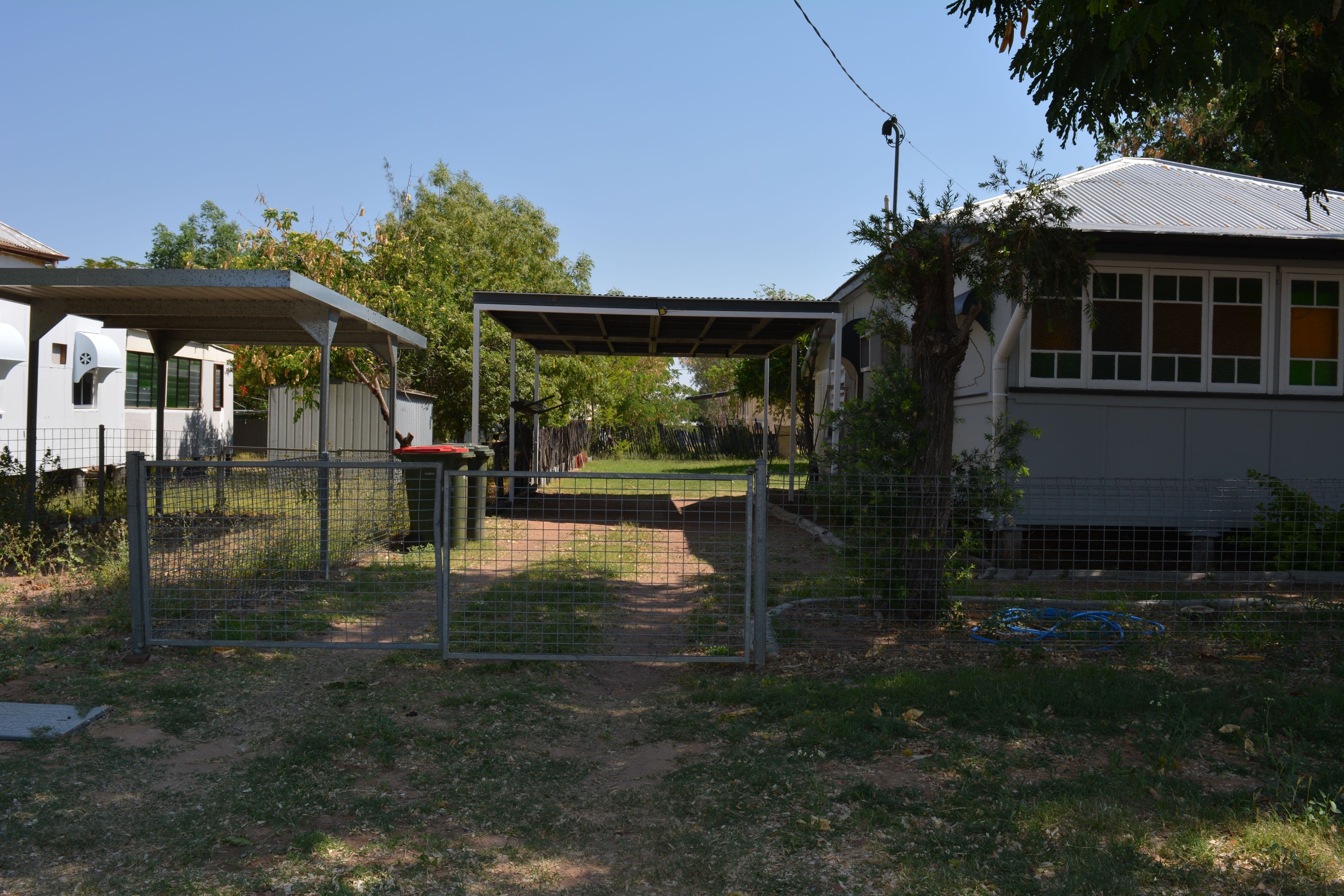 16 Poplar Street, Barcaldine QLD 4725, Barcaldine - Thumbnail 2