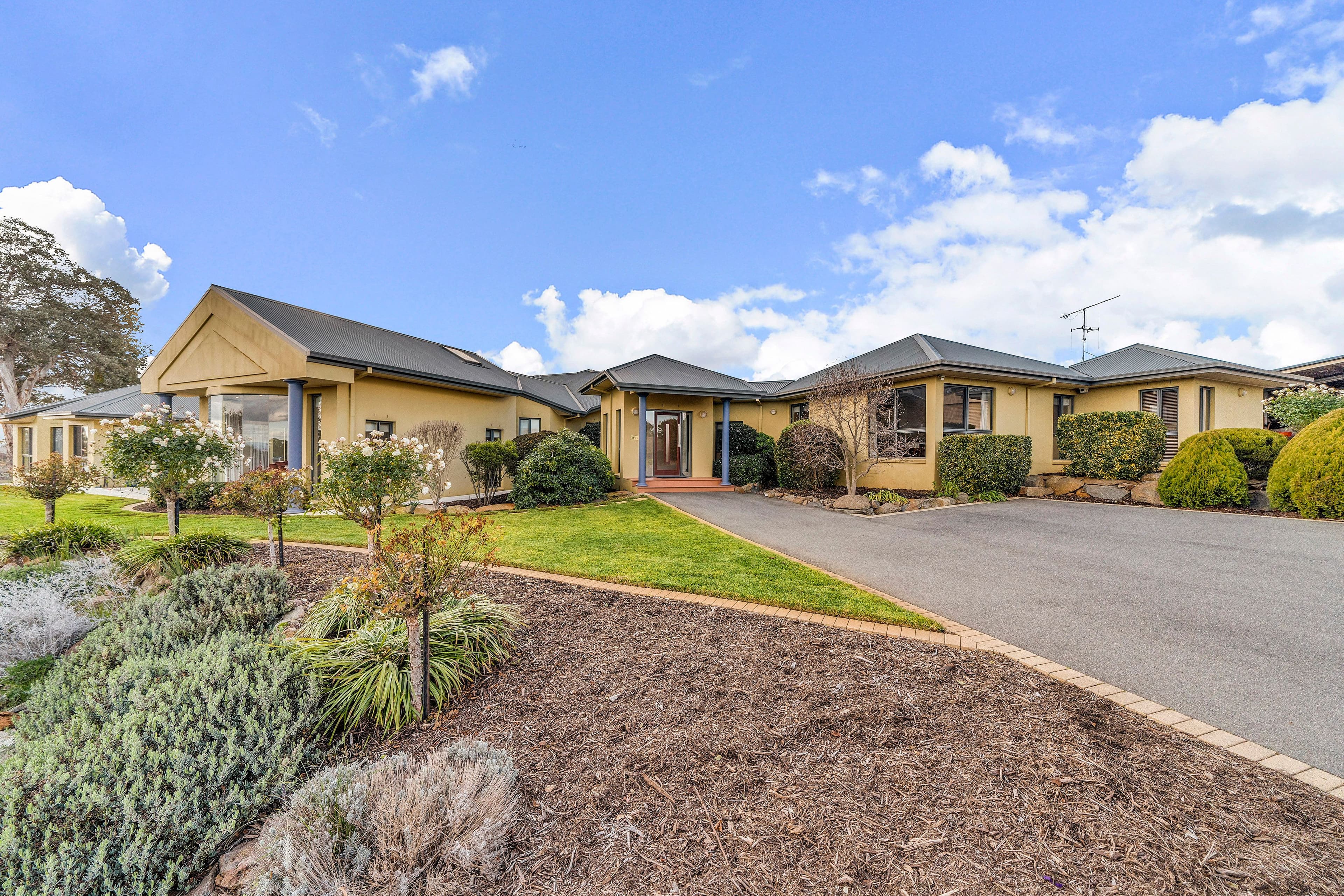 1 Vallencia Drive, Jeir - Thumbnail 3