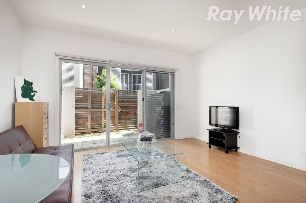 3 Poinsettia Court, Bundoora VIC 3083, Bundoora - Thumbnail 2
