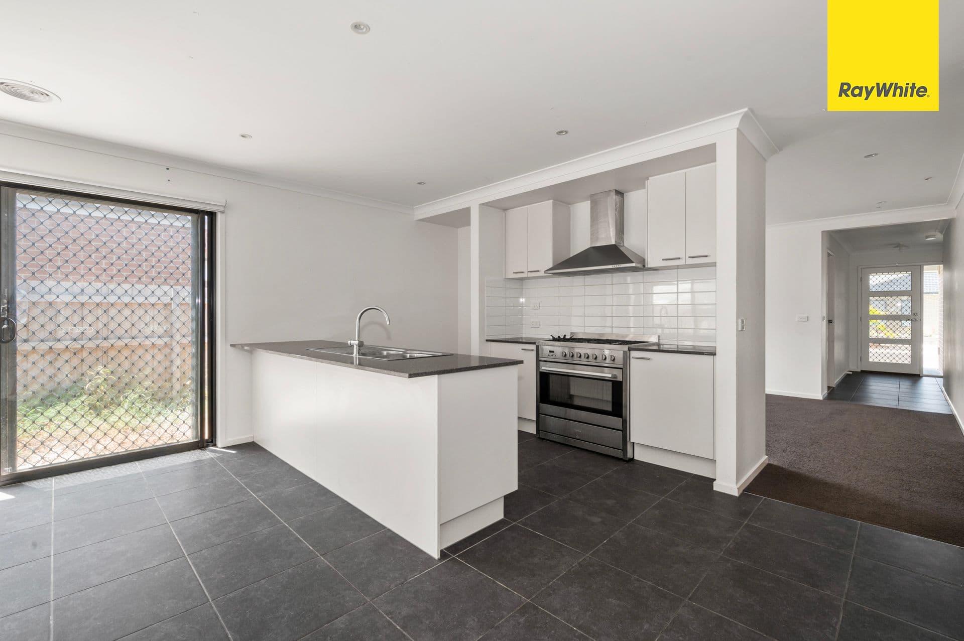 26 Linacre Crescent, Melton South VIC 3338, Melton South - Thumbnail 5