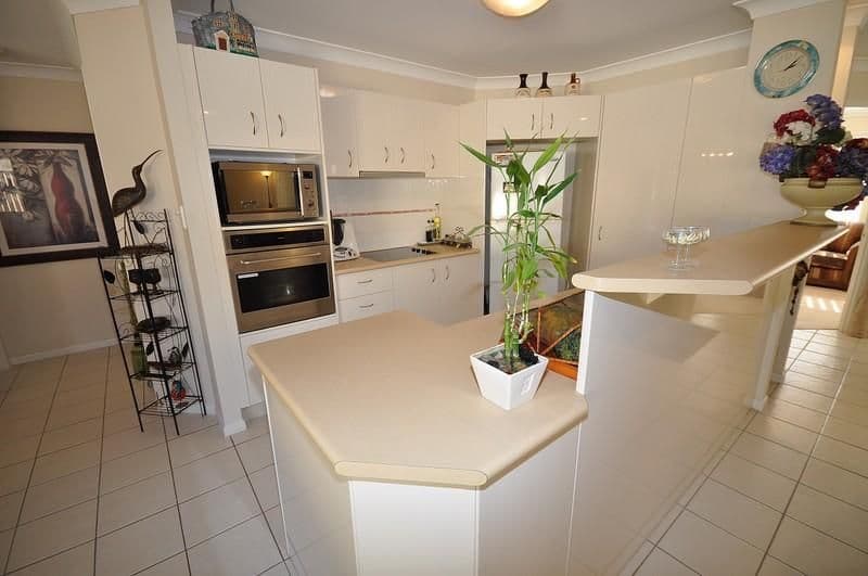 28 Leighanne Crescent, ARUNDEL QLD 4214, Arundel - Thumbnail 2