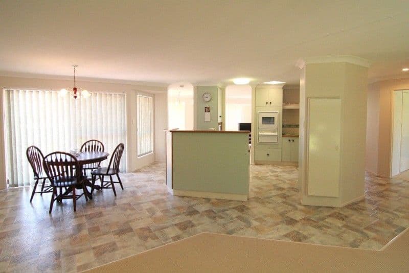 27 Danica Court, KEARNEYS SPRING QLD 4350, Kearneys Spring - Thumbnail 4