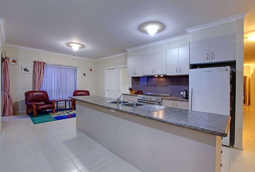 32 Skyline Drive, SOUTH MORANG VIC 3752, South Morang - Thumbnail 3