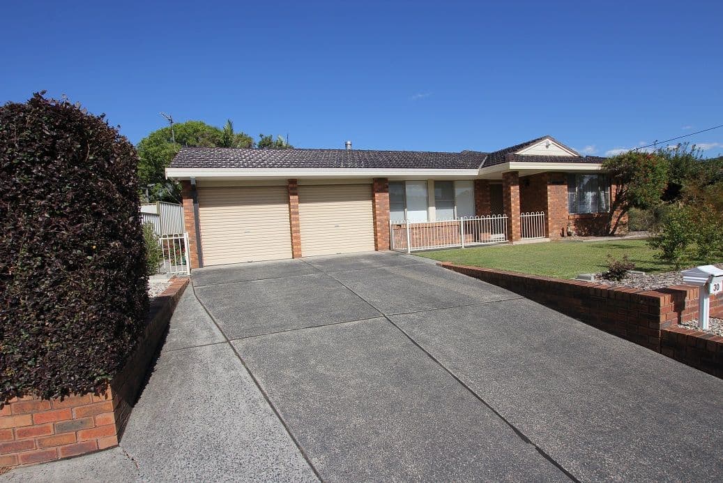 30 Dalgety Crescent, Green Point - Image 1